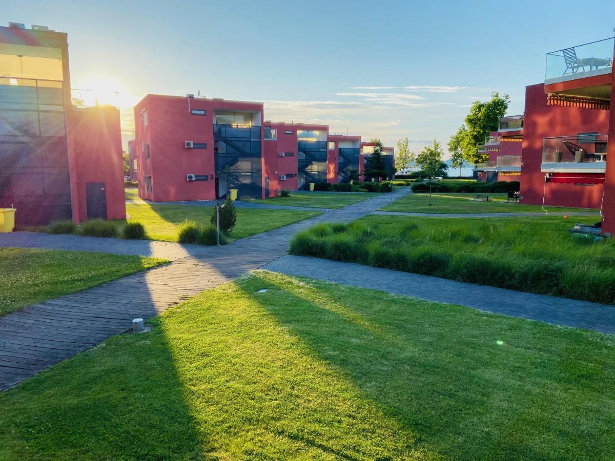 Bl Lakeside Apartman Балатонлеле Екстериор снимка