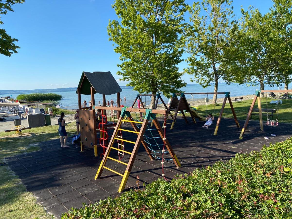 Bl Lakeside Apartman Балатонлеле Екстериор снимка