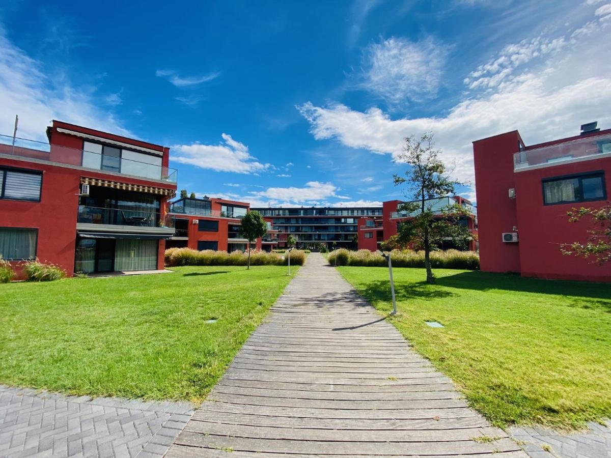 Bl Lakeside Apartman Балатонлеле Екстериор снимка