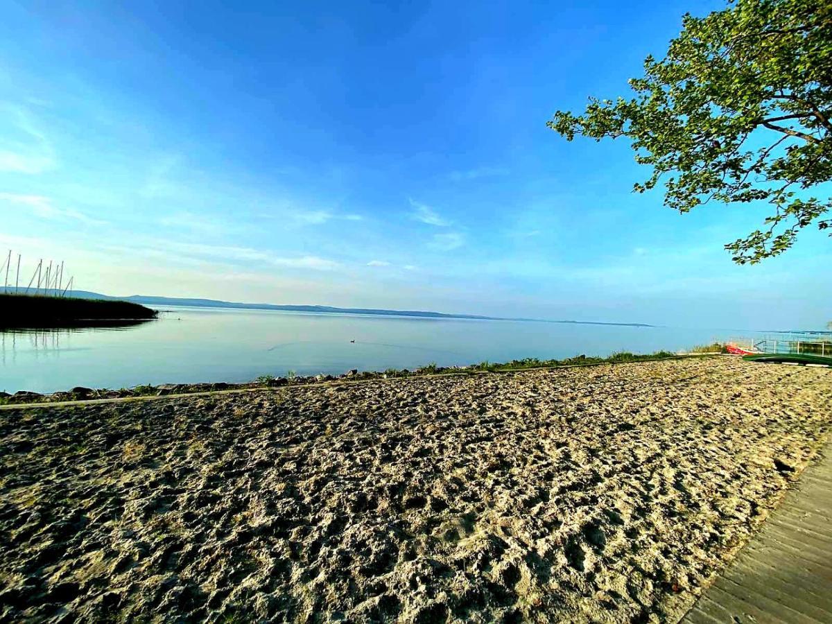 Bl Lakeside Apartman Балатонлеле Екстериор снимка