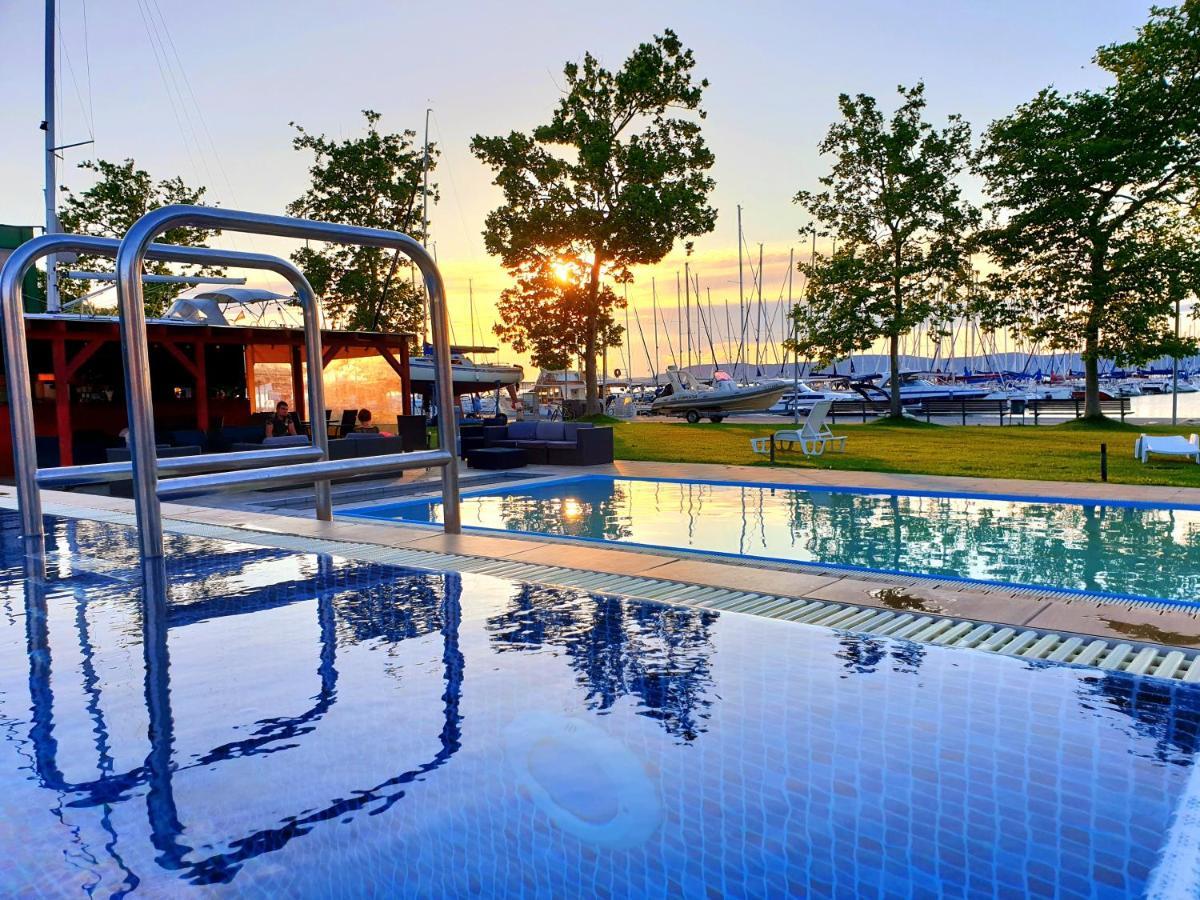 Bl Lakeside Apartman Балатонлеле Екстериор снимка